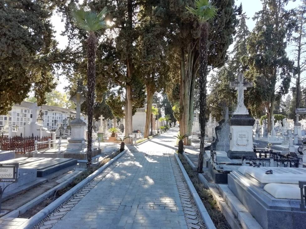 Los cementerios tendrán drones por Todos los Santos para controlar aglomeraciones y el uso de mascarillas