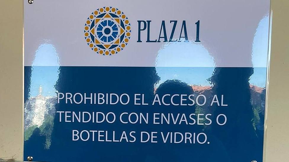 Un de las placas colocadas por Plaza 1 a las puertas de los tendidos de Las Ventas