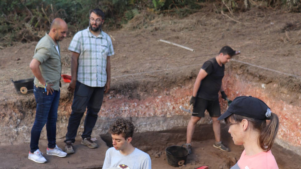 Arqueólogos buscan en Porriño vestigios de los primeros hombres en Galicia