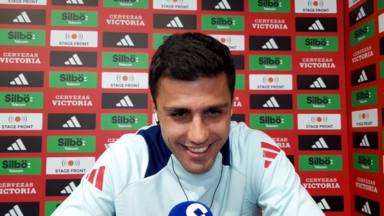 El futbolista internacional Rodrigo charla para El Partidazo de COPE, con Juanma Castaño