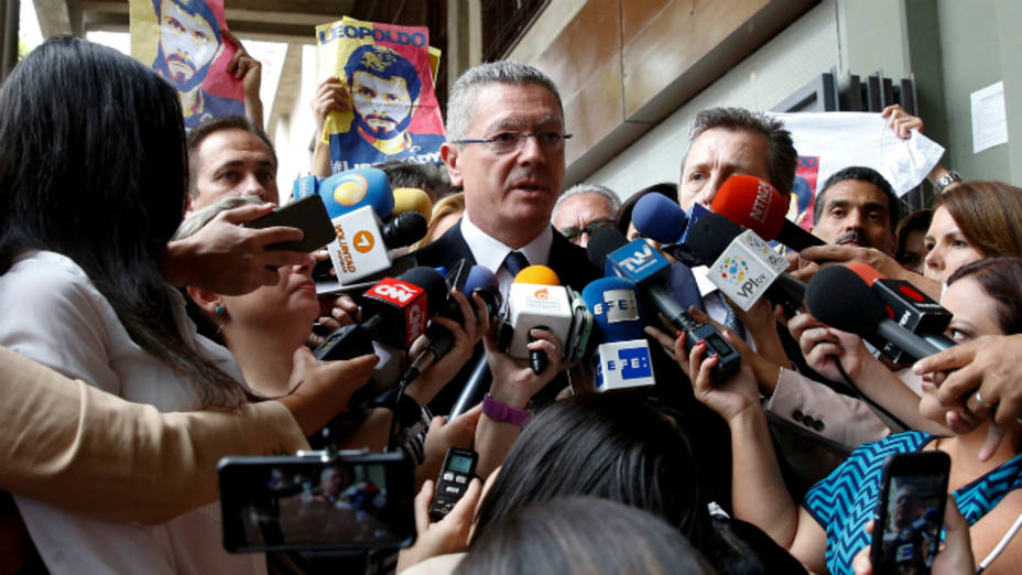 El exministro de Justicia, Alberto Ruiz Gallardón, en Caracas. REUTERS