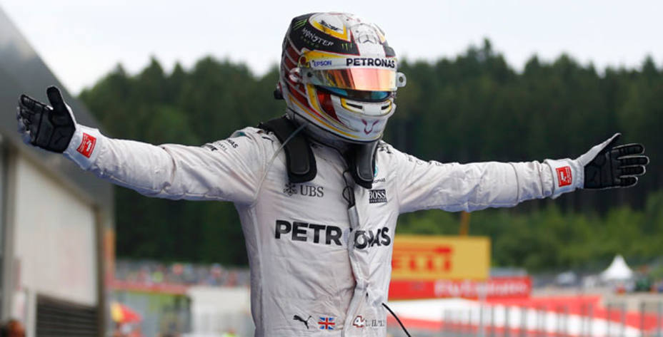 Hamilton logró la victoria en el GP de Austria con un adelantamiento en la última vuelta. Reuters.