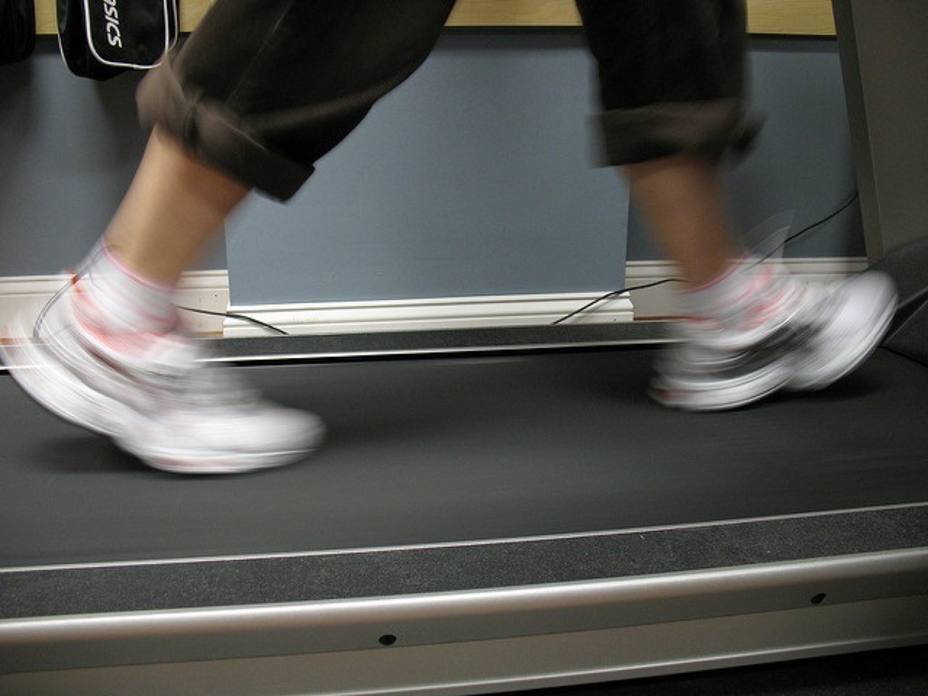El ejercicio aeróbico puede reducir el riesgo de enfermedad renal relacionada con diabetes, según estudio de la UGR