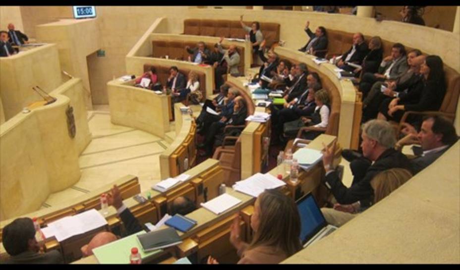 debate de presupuestos en el parlamento de Cantabria
