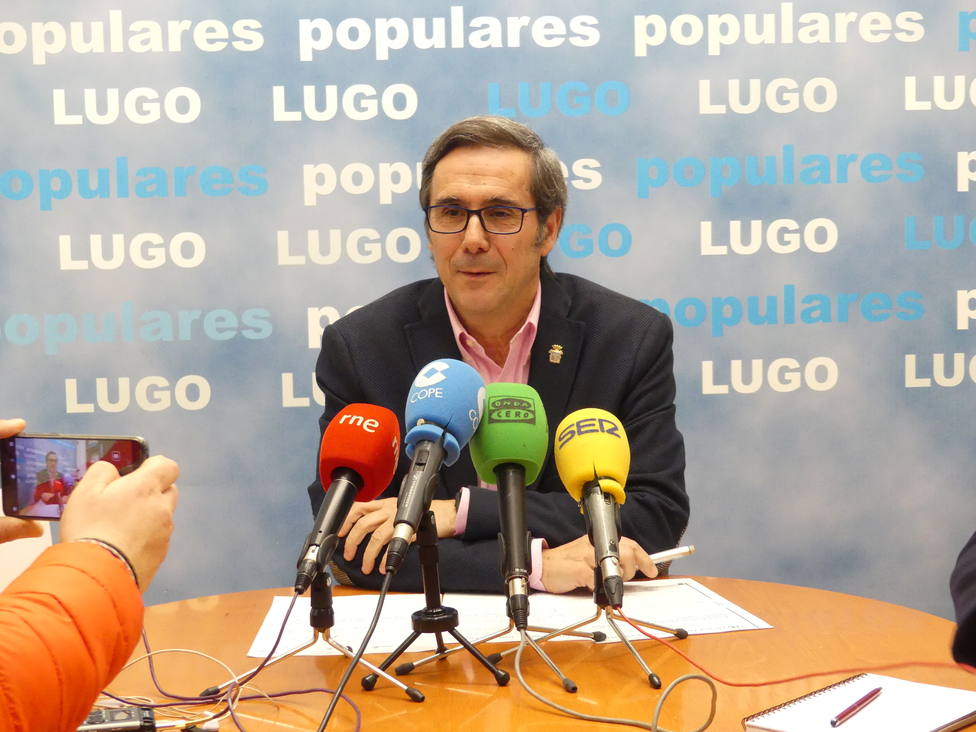 Enrique Rozas deja la primera línea política tras 30 años en el Ayuntamiento