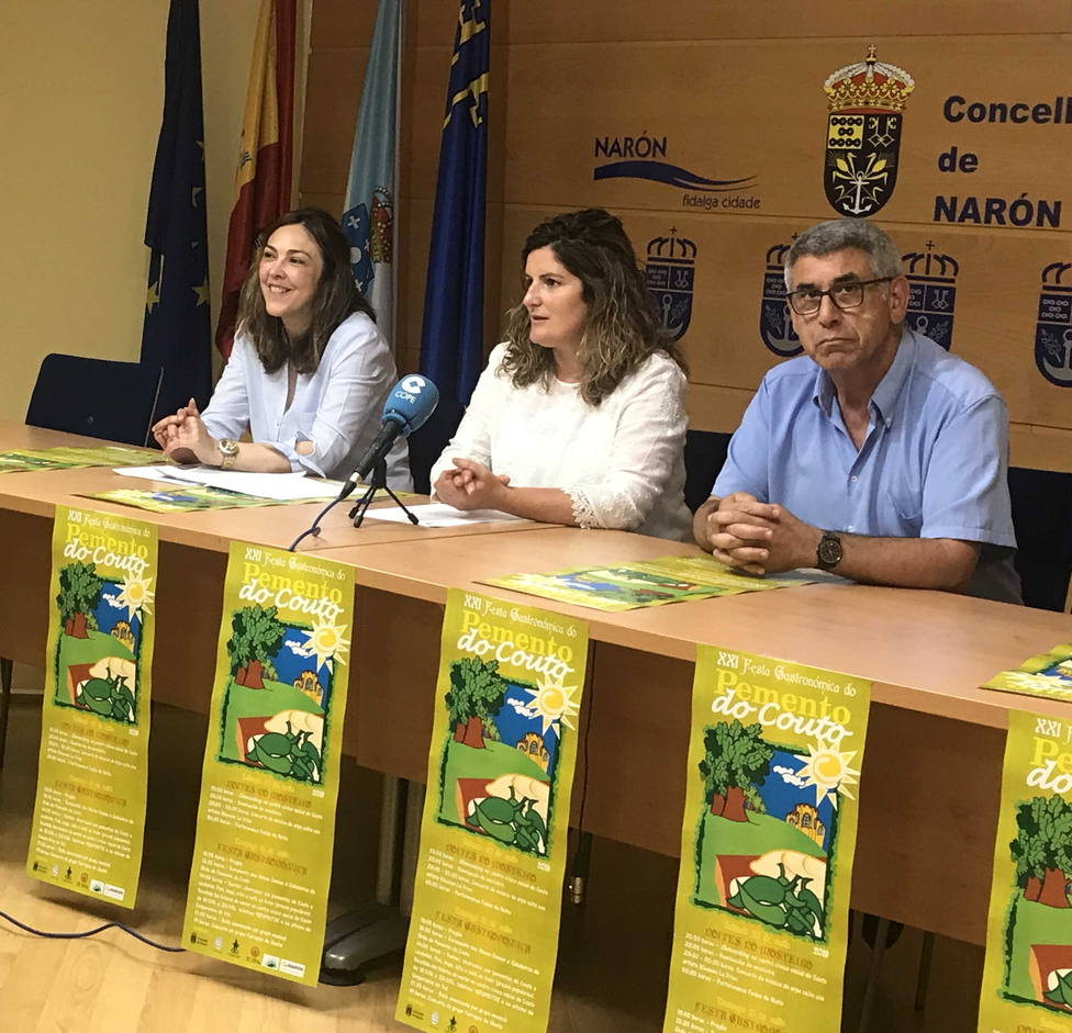 La presentación tuvo lugar en el concello de Narón a cargo de Marián Ferreiro, Natalia Hermida y Tomás Casal