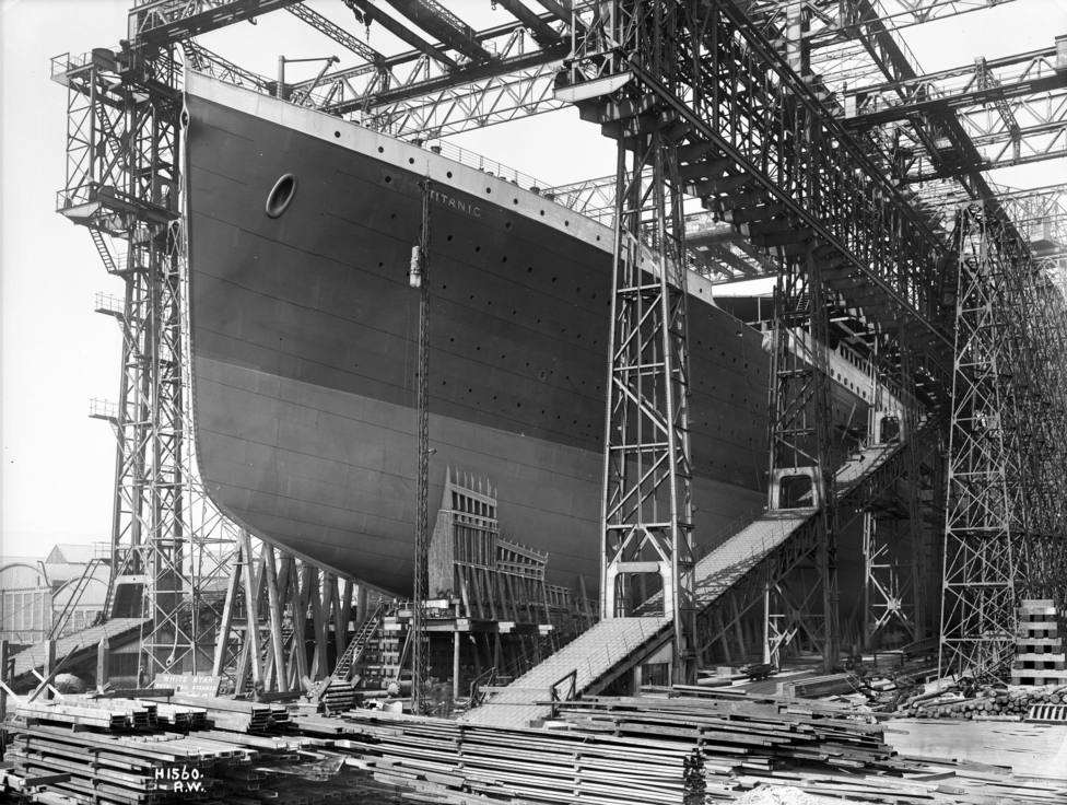 Imagen de construcción del buque Titanic en el astillero de Harland&Wolff