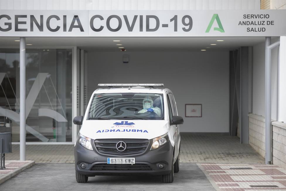 CORONAVIRUS | Andalucía suma por segundo día más de 1.200 casos Covid y 41 muertes y la tasa baja de 129
