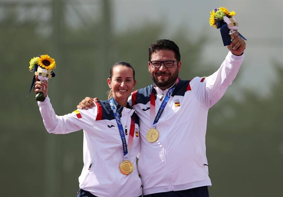 Fátima Gálvez y Alberto Fernández, con su medalla de oro