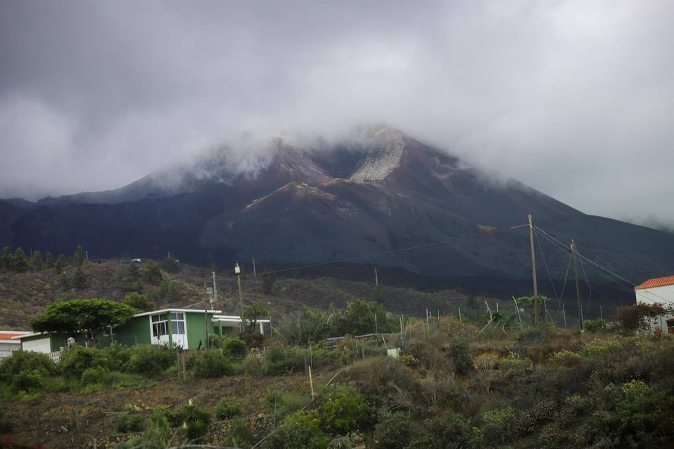 La alerta por riesgo volcánico crece en Canarias: ¿hay riesgo de que haya una erupción como en La Palma?
