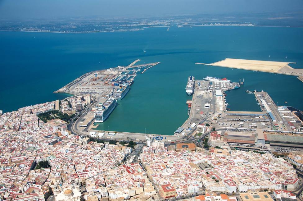 Vista aérea del puerto de Cádiz