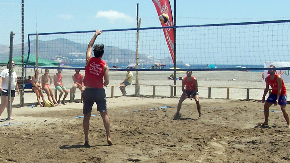 El Independiente Voleibol Motril pone en marcha la Escuela de Voley Playa