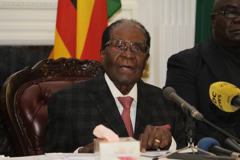 Mugabe dimite como presidente de Zimbabue