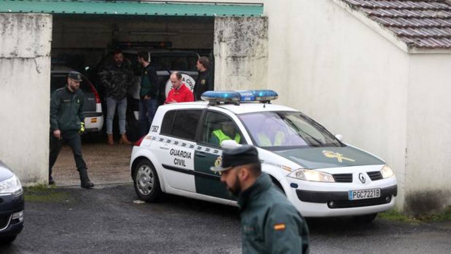 Salida del cuartel de la Guardia Civil de José Enrique Abuín - Miguel Muñiz
