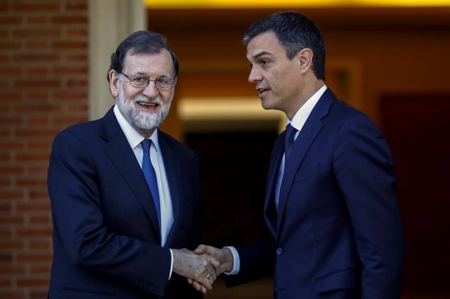 Rajoy y Sánchez, ya reunidos para hablar sobre la nueva situación en Cataluña