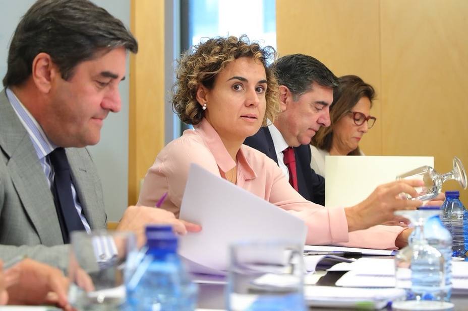 El PP registra una reforma de su propia Ley de Acción Exterior para facilitar el cierre de las embajadas catalanas