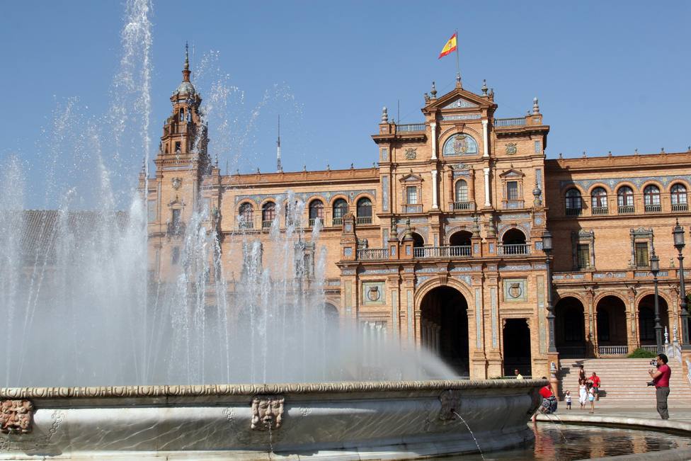 Alhambra de Granada, Plaza de España de Sevilla y Monumento a las Cortes de Cádiz, premios Set of Culture en Cannes