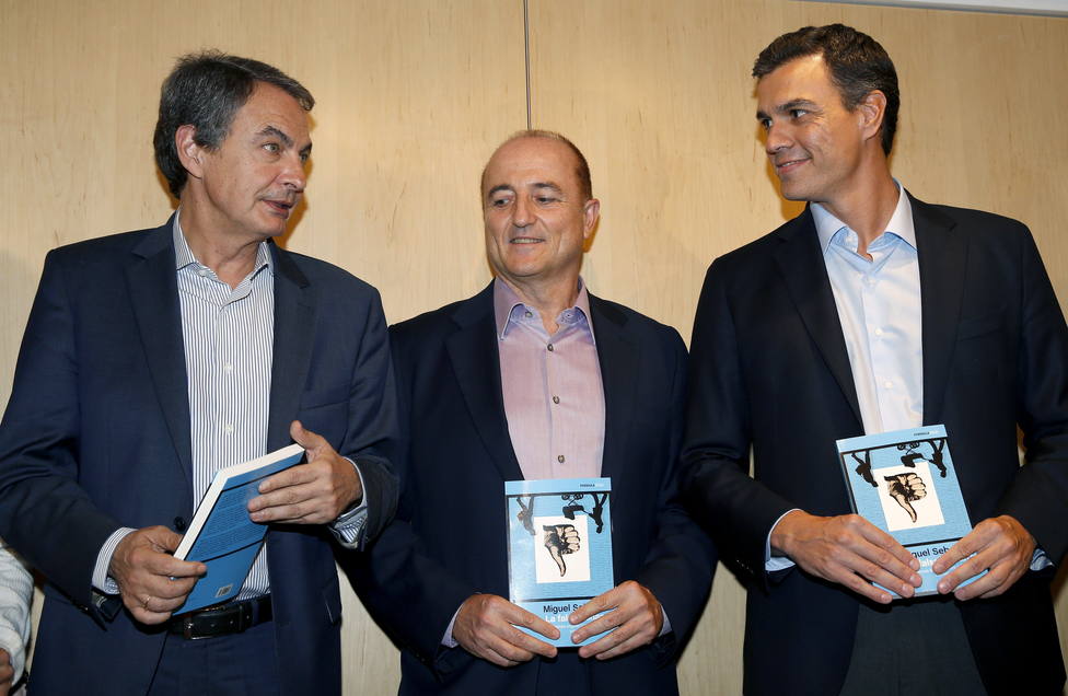 Un exministro de Zapatero estalla por las bromitas de Fernando Simón: Si este es el motivo de risas...