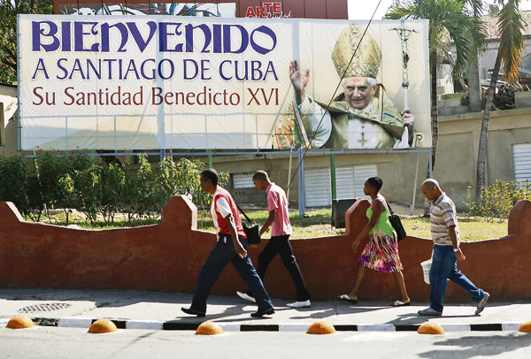 Benedicto XVI pide a los gobernantes de Cuba cambios en el país