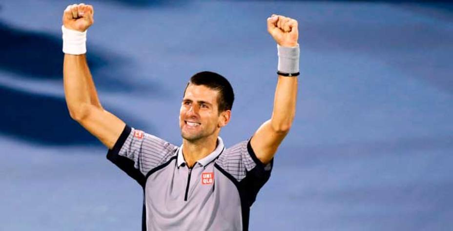 Novak Djokovic celebra la victoria ante Tomas Berdych, en el torneo de Dubai