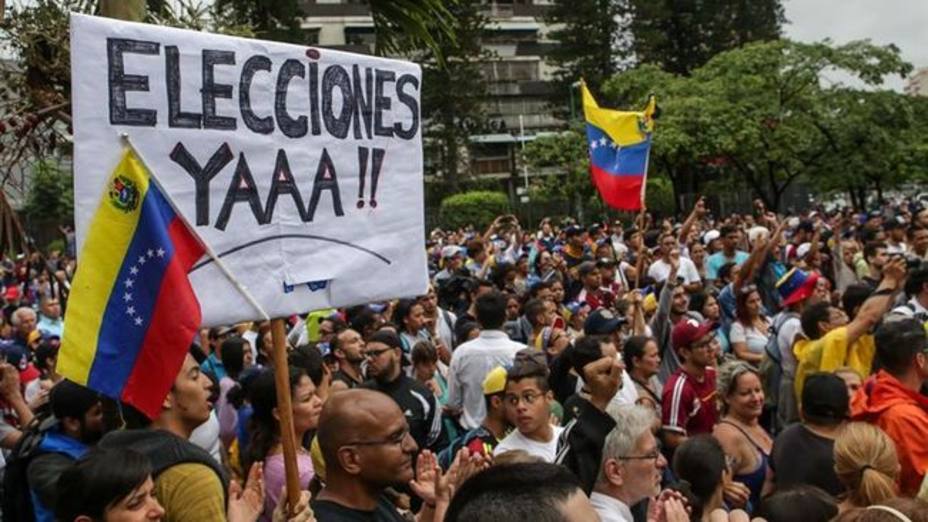 El Tribunal Supremo en el exilio de Venezuela ordena nombrar a un nuevo presidente