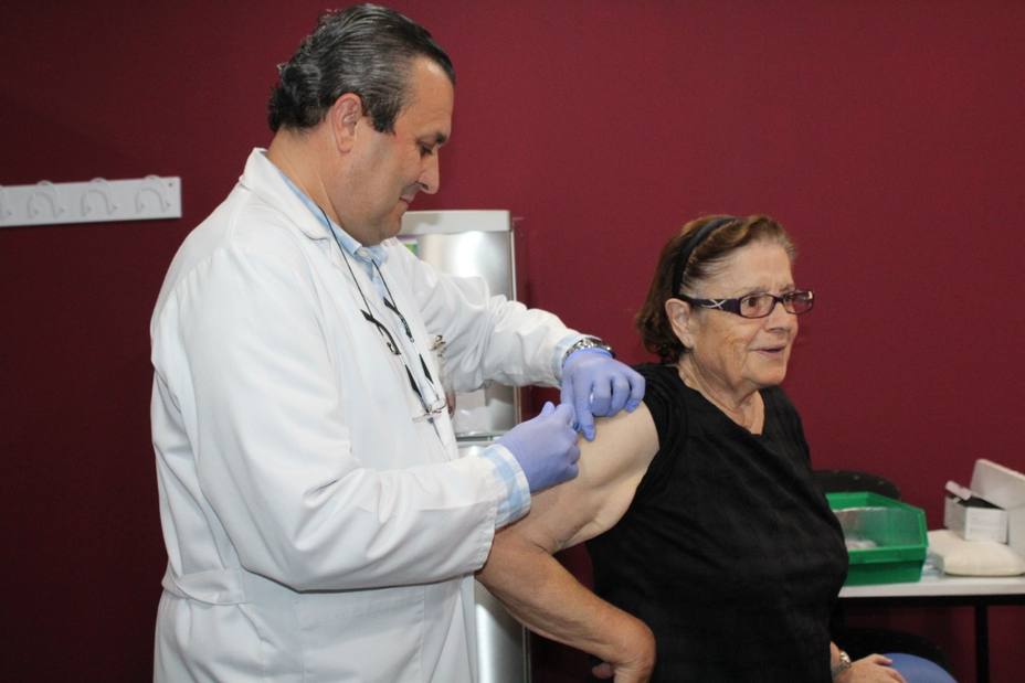 Ningún país europeo llega al 75% de vacunación contra la gripe en grupos vulnerables, según informe de la UE
