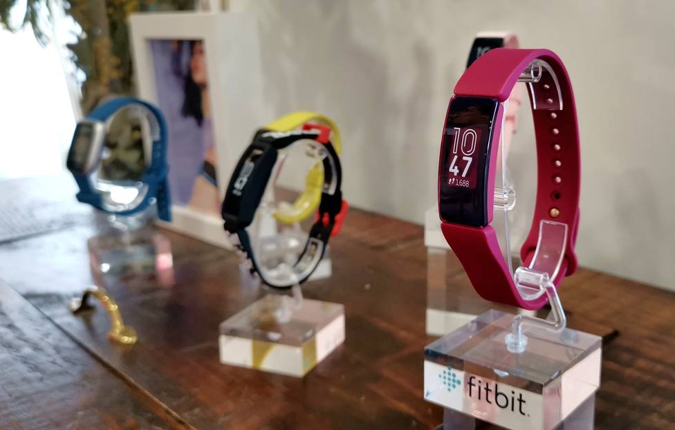 Fitbit presenta un nuevo smartwatch y pulseras inteligentes pensando en los jóvenes y niños desde los 6 años