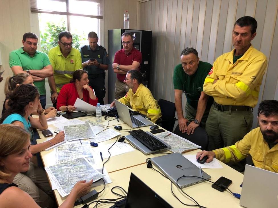 El fuego en Terque (Almería) arrasa 1.600 hectáreas y afecta a otros cinco municipios en su fase crítica