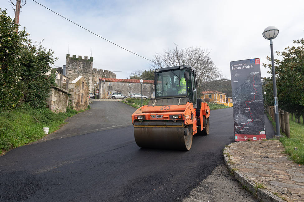 Obras de agloremado en las proximidades del Castillo de Moeche - FOTO: César Galdo