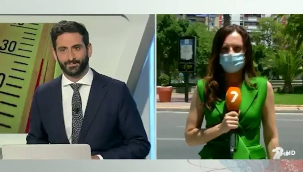 El incómodo momento vivido por una reportera de La 7TV de Murcia por un detalle inesperado