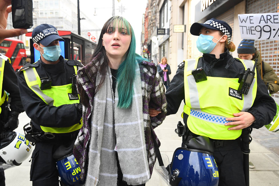 La Policía detiene a 150 personas en una protesta contra las restricciones por la pandemia en Londres