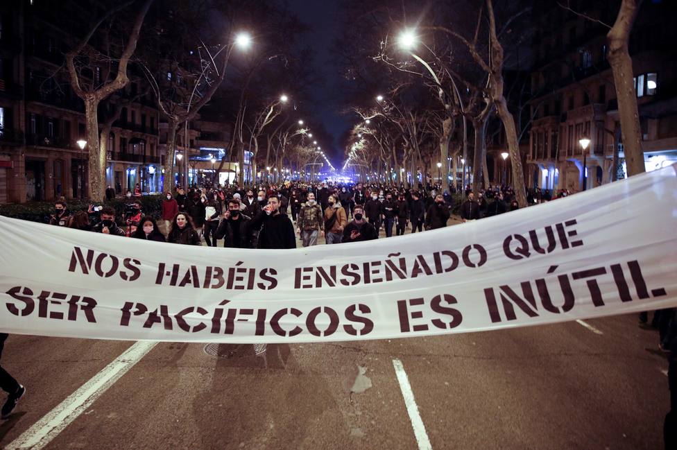 Barcelona vive su sexta noche de protestas por Pablo Hasél