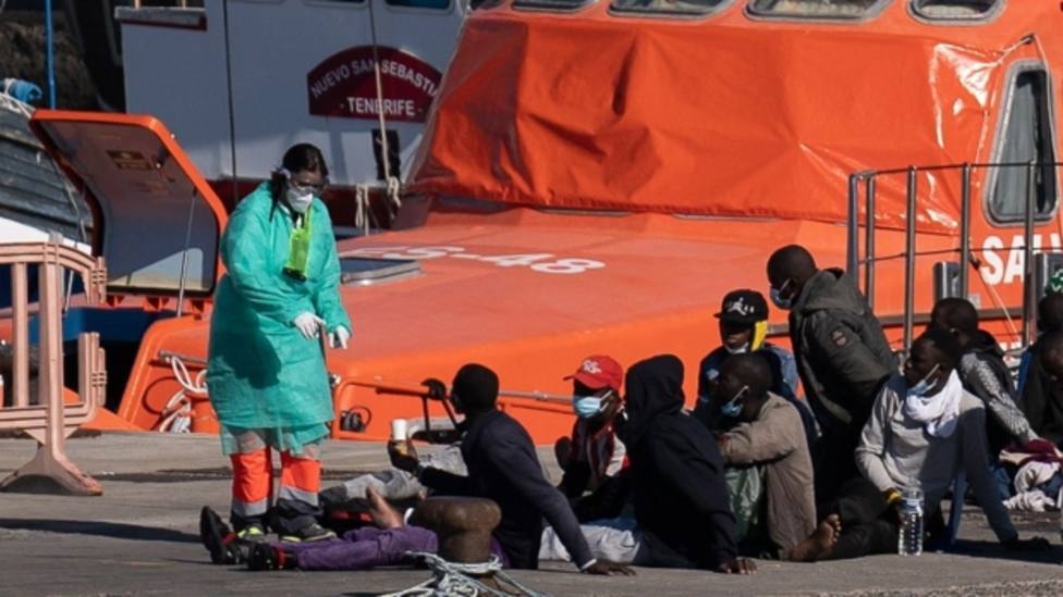 Rescatados 48 inmigrantes en una patera en Tenerife