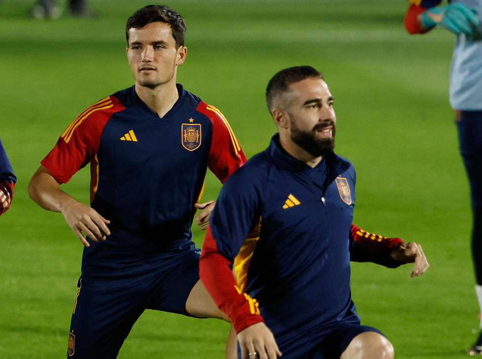 Guillamón y Carvajal, en el entrenamiento de la selección española (EFE)