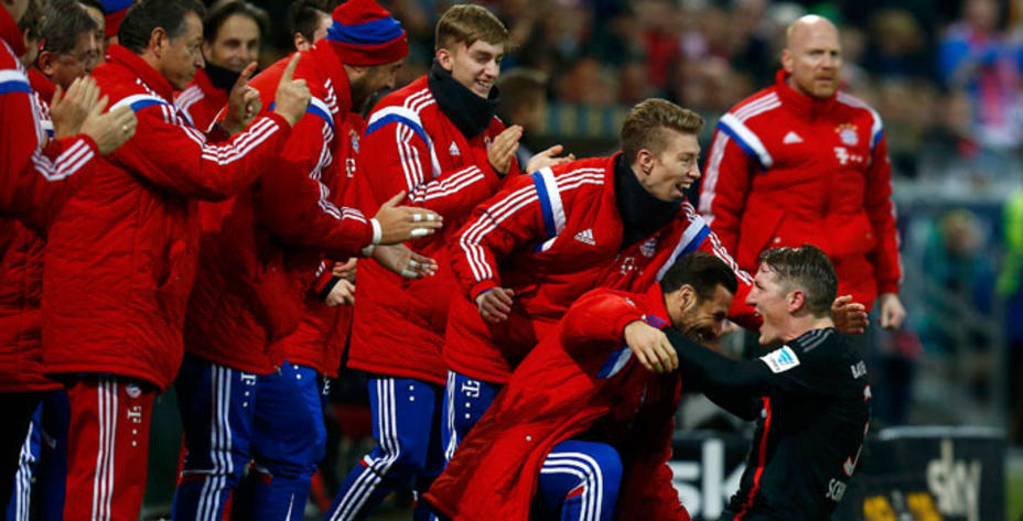 Schweinsteiger empató el partido con un gran gol de falta. Reuters.