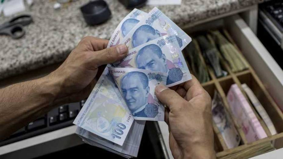 ¿Cómo puede afectar a tu bolsillo la crisis de la lira turca?