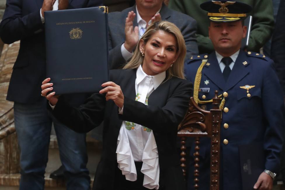 La presidenta interina promulga la ley para unas nuevas elecciones en Bolivia