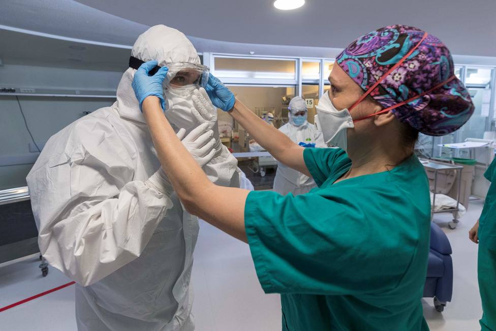 Sanidad cifra en más de 52.640 profesionales sanitarios contagiado de coronavirus en España