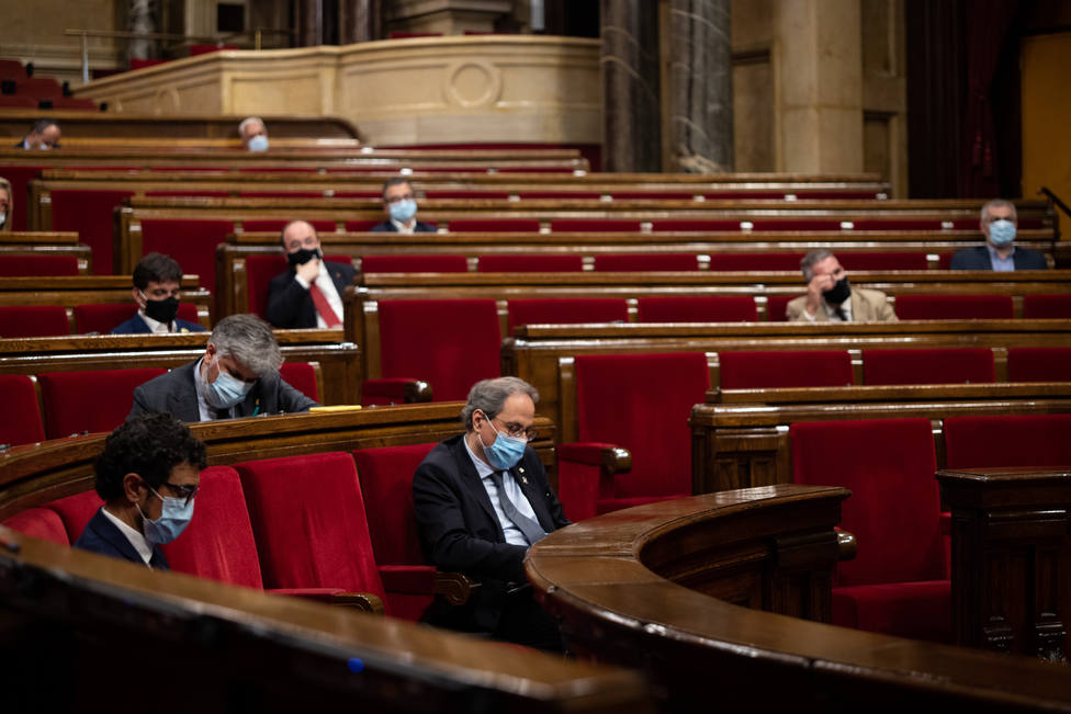 El Parlament declara que Cataluña es republicana y no reconoce al Rey
