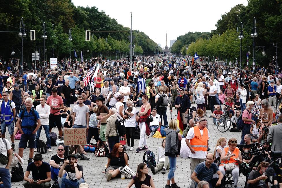 Nuevas manifestaciones negacionistas recorren las calles de Berlín
