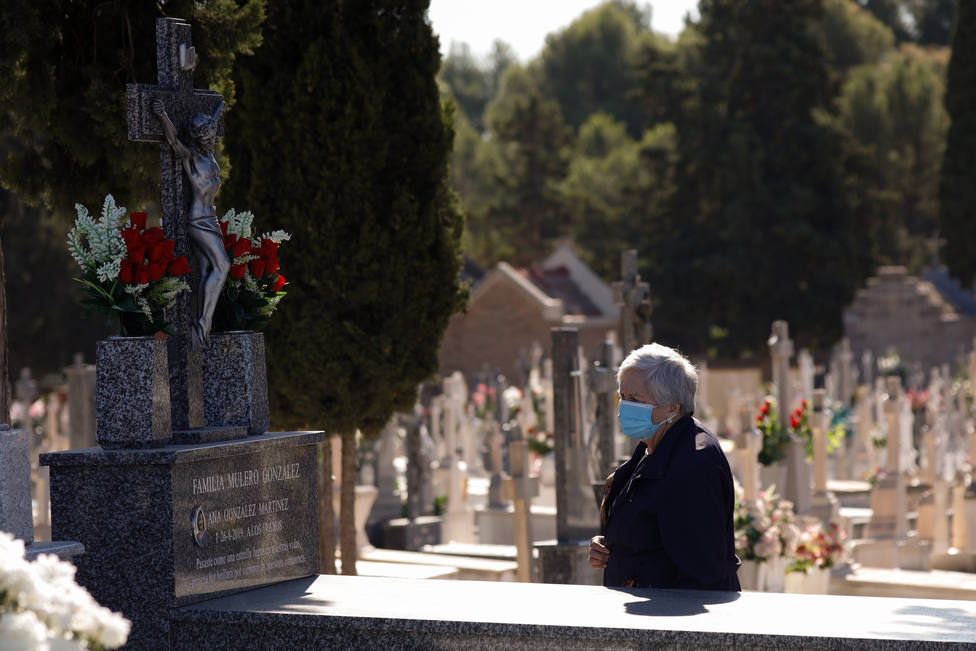 Se adelantan las visitas a los cementerios ante un 1 de noviembre atípico