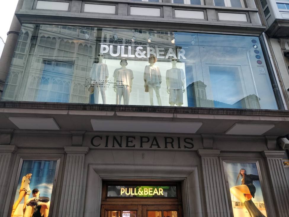 Pull & Bear del Cine París