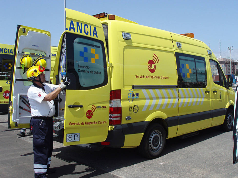 Un fallecido y tres heridos de carácter grave tras colisionar frontalmente dos turismos en Lanzarote