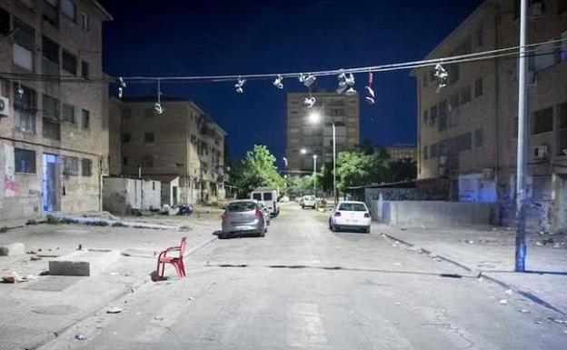 Cortes de luz, tiroteos y pobreza: el abandono del Distrito Norte de Granada