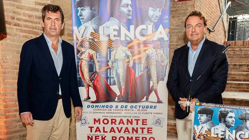 Víctor Zabala y Rafael García Garrido durante la presentacíon de los carteles de octubre en Valencia