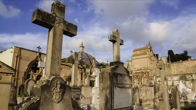 Qué dice realmente la Iglesia sobre los entierros, la incineración y las  cenizas? - Iglesia Española - COPE
