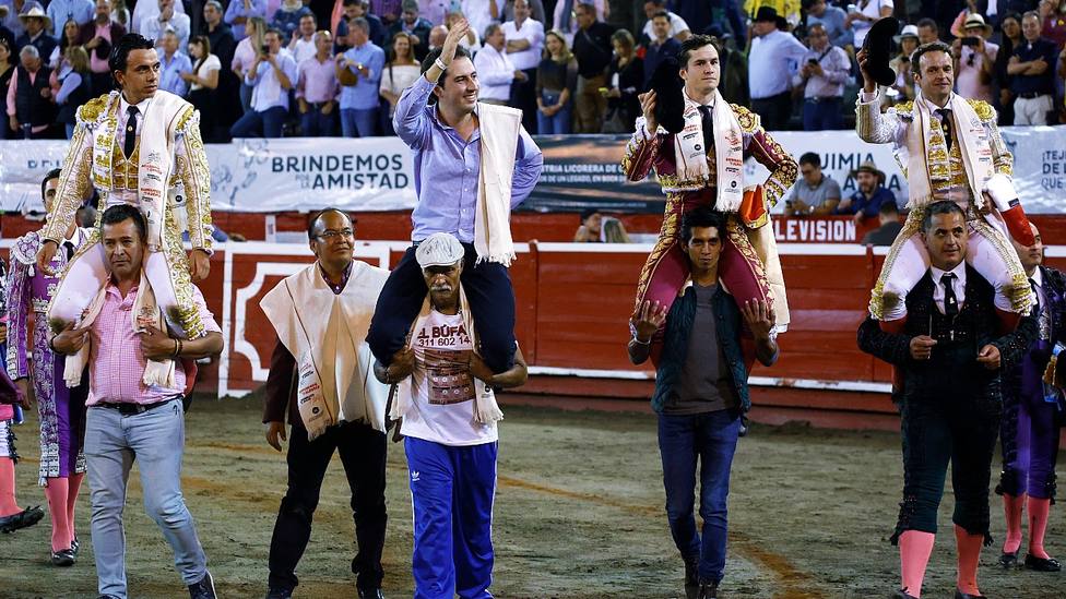 Juan de Castilla, el ganadero Juan Caicedo Jr, Daniel Luque y Antonio Ferrera, a hombros en Manizale