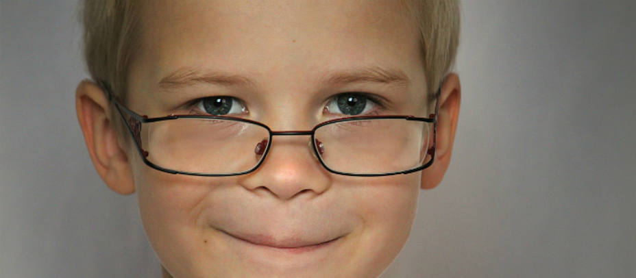 Un 50% de los niños que necesita gafas no las usan