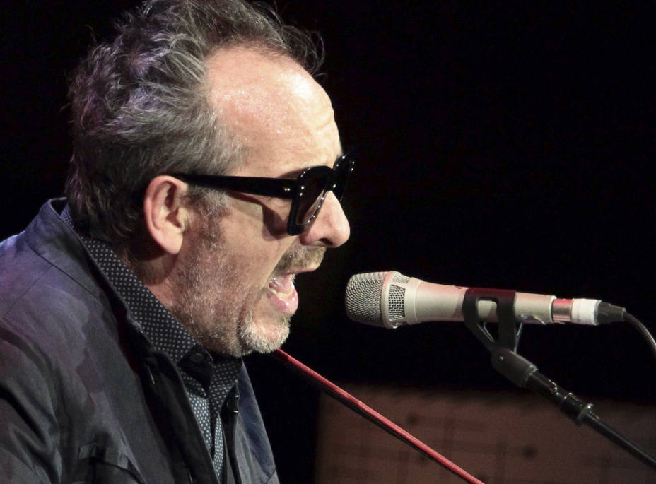 Elvis Costello cancela su gira por un cáncer agresivo