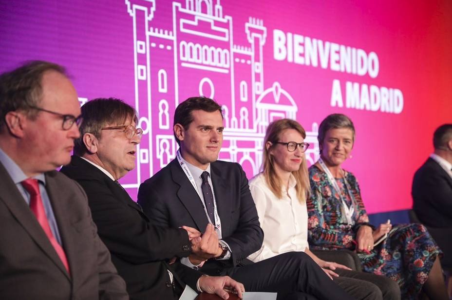Rivera dice que si hay un solo escaño más de cambio, habrá cambio en Andalucía, pero liderado por Ciudadanos